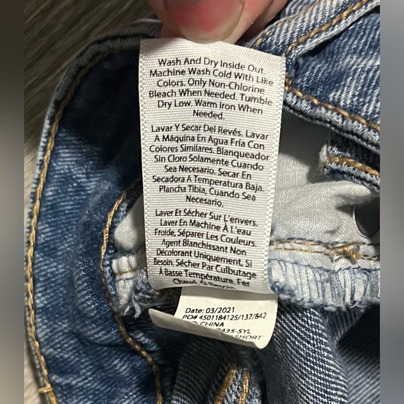 Sofia Jeans by Sofia Vergara Distressed Jean Shorts - Chi - Women’s Sz 2 - Picture 10 of 10